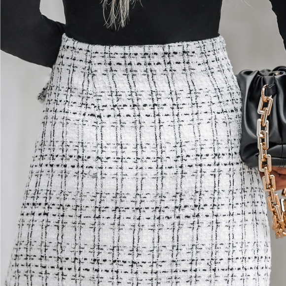 Cupshe black and white skirt size M - Picture 3 of 3